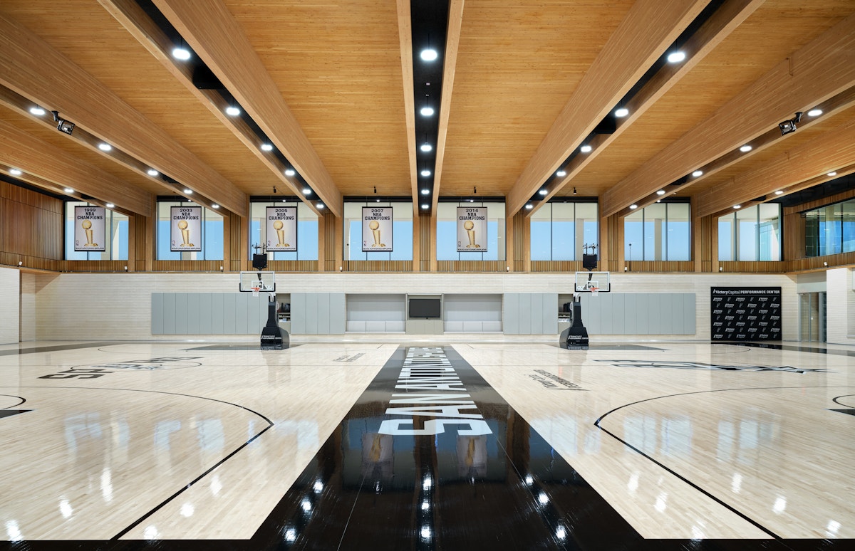 P23638 00 Spurs Perf Ctr N119 copy resized WEB