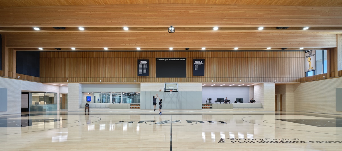 P23638 00 Spurs Perf Ctr N121 copy resized WEB