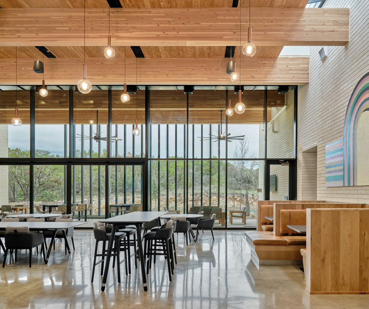 P23638 00 Spurs Perf Ctr N126 copy resized WEB