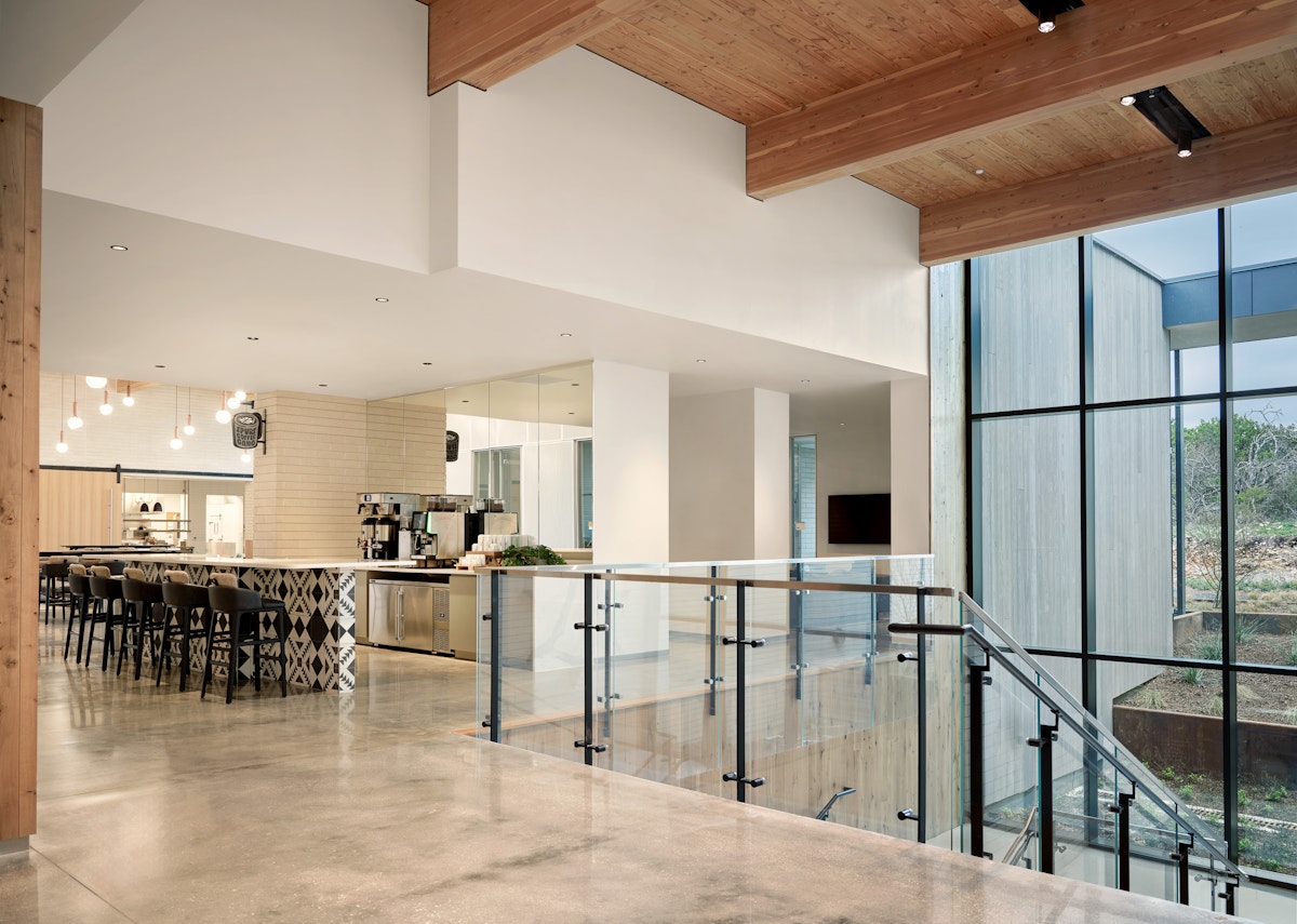 P23638 00 Spurs Perf Ctr N138 copy resized WEB